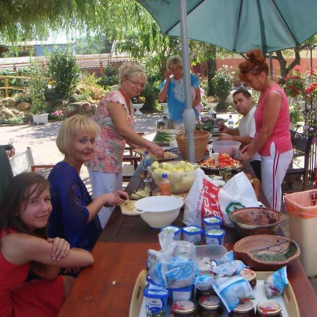 Holiday Vendeghaz Es Szabadidokert Jardanhaza Dış mekan fotoğraf