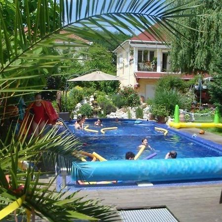 Holiday Vendeghaz Es Szabadidokert Jardanhaza Dış mekan fotoğraf