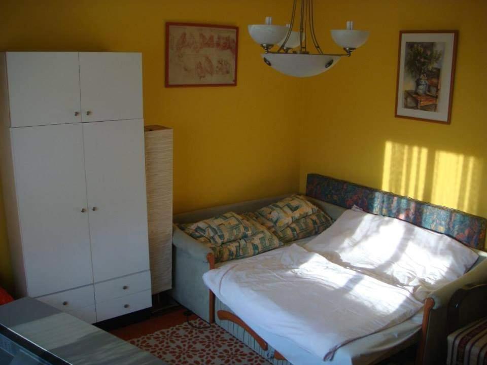 Holiday Vendeghaz Es Szabadidokert Jardanhaza Dış mekan fotoğraf
