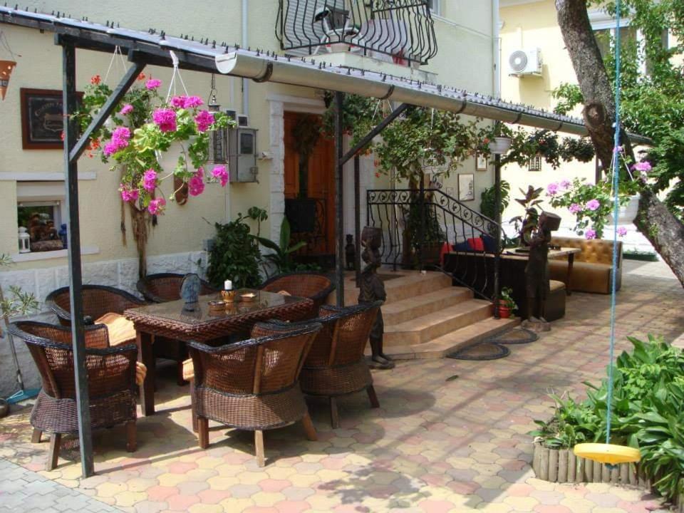 Holiday Vendeghaz Es Szabadidokert Jardanhaza Dış mekan fotoğraf