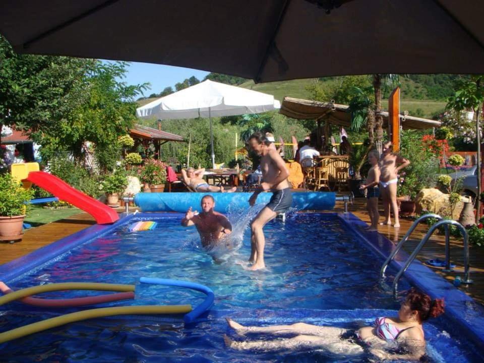 Holiday Vendeghaz Es Szabadidokert Jardanhaza Dış mekan fotoğraf