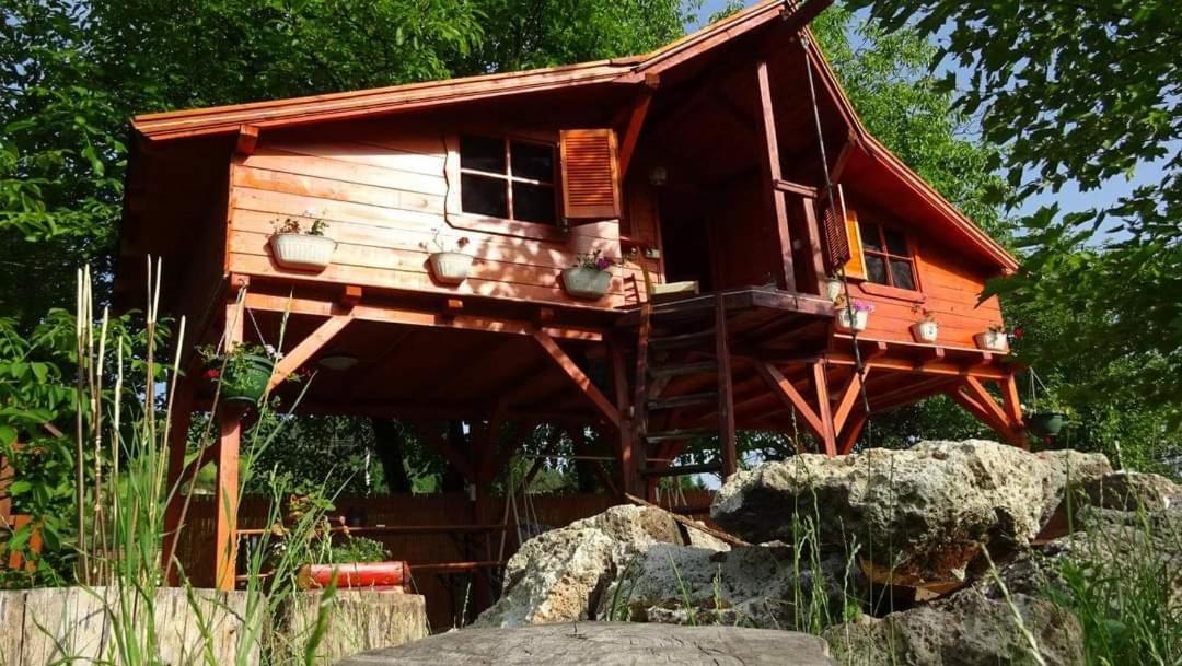 Holiday Vendeghaz Es Szabadidokert Jardanhaza Dış mekan fotoğraf