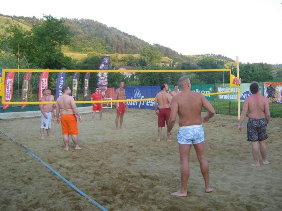 Holiday Vendeghaz Es Szabadidokert Jardanhaza Dış mekan fotoğraf